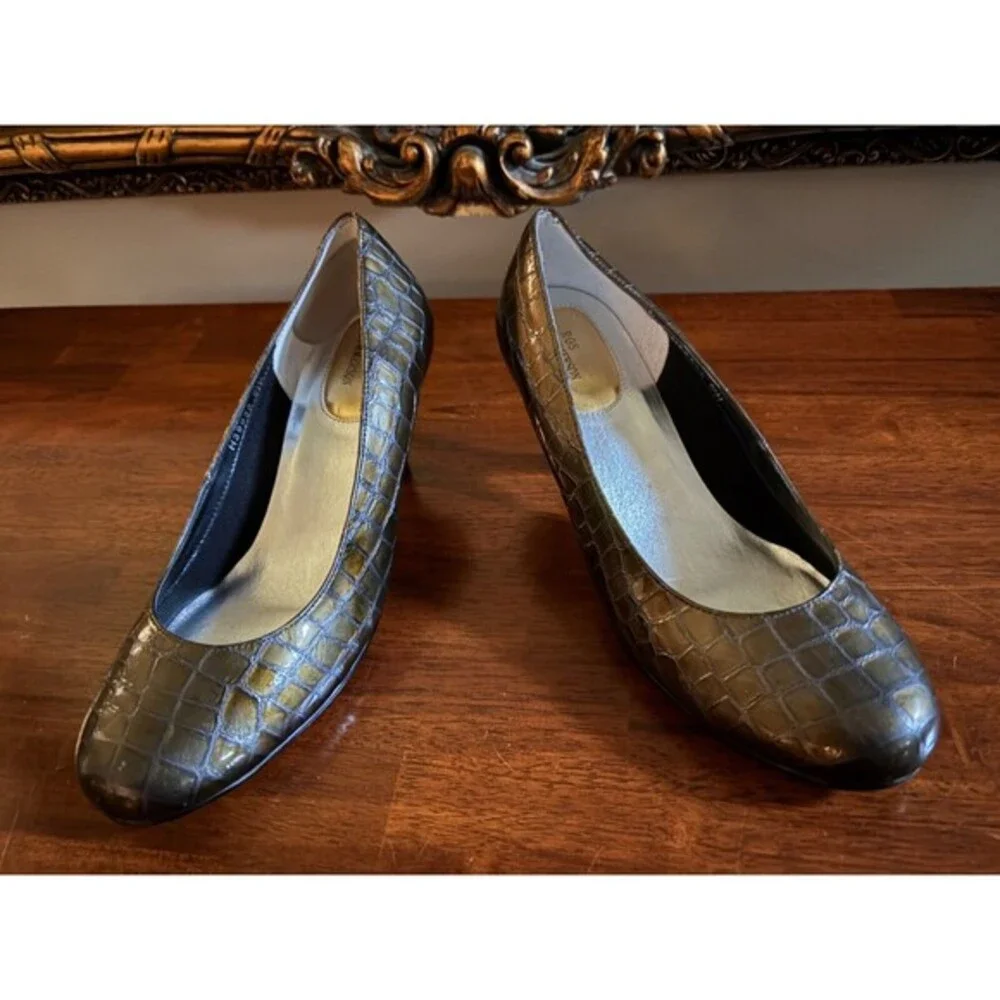 Ros Hommerson Womens‎ 9W Kitten Heels Green Faux  Patent Leather Style 39936